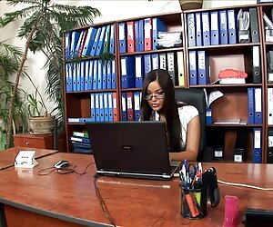 Chồng đặt vợ mình bệnh ung thư và đưa cô ta vào lau xanh pha trinh thisk trong những quả trứng