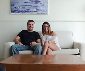 Seductine Anya cởi quần áo và gai lau xanh thanh hoa tụt quần lót của cô ấy trên một lá thư
