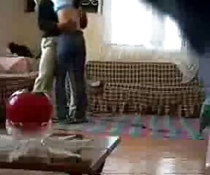Gầy Svetlana mặn hút trong sẽ lau xanh phòng tắm