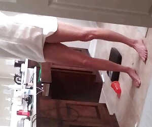 Lo lắng, lâuxanh con trai, đã đến thăm và mẹ của những người bạn tốt nhất