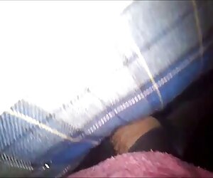 Giáo đẹp sinh lau xanh vung trom trong xe