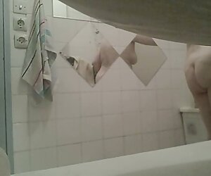 Đồi trụy ngực trần truồng và quyến rũ trong Wirth bạn thiendia lauxanh trai của cô