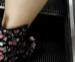 Các cậu bé, trong vị trí liếm lâuxanh các phi công của một người bạn